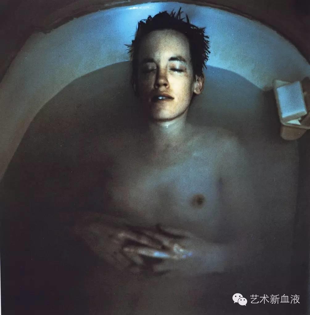 【当代艺术家推荐】记录自己历史的摄影——南·戈尔丁(nan goldin)