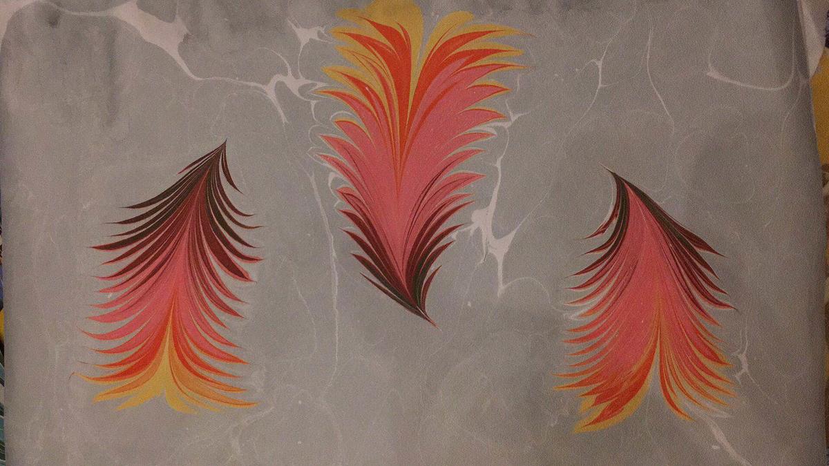 创作的Ebru水拓画新题材-羽毛