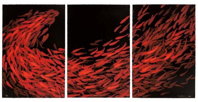 的"鱼形"以复数组合的方式出现时,整个画面便衬着红色与黑色的变奏