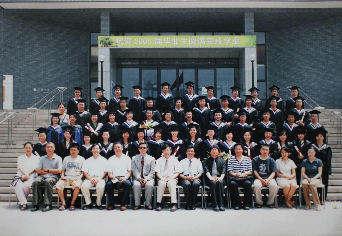 油画家王龙军：写实路上的幻述者